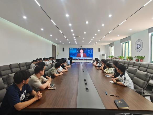 【卓工党建】河南省卓越工程师学院组织师生收看2026年高校党组织示范微党课